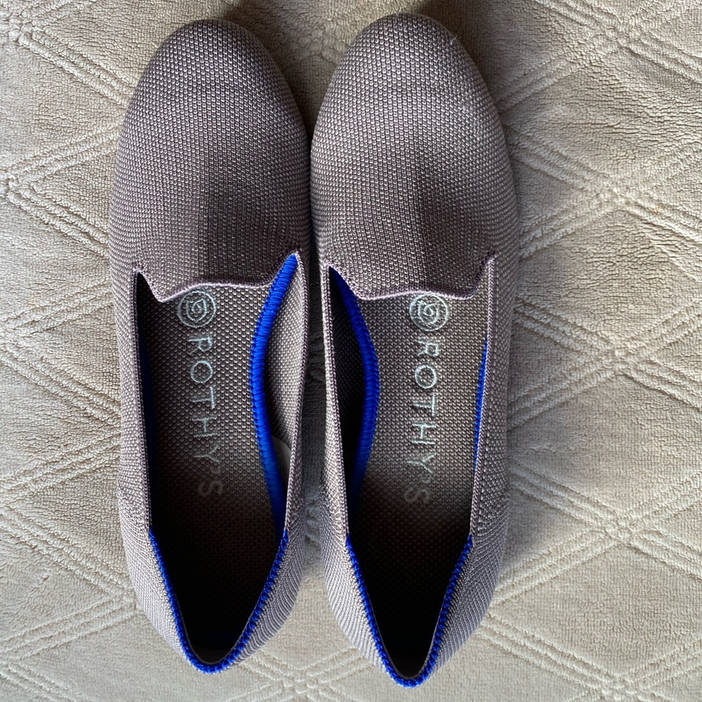 Women’s Rothys sz 6 loafer (mocha)